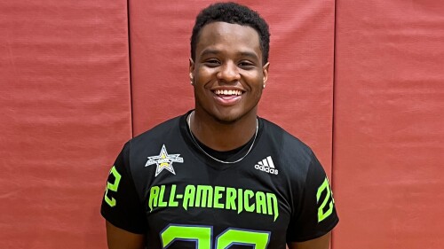 Running back Trevor Etienne (Jennings, Louisiana/ Jennings H.S.), the four-star prospect, was officially honored as a 2022 All-American.